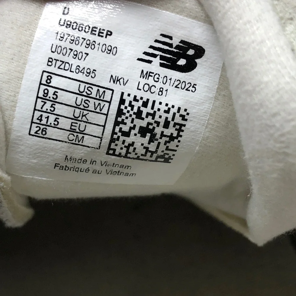 New Balance 9060 Sneakers Men 8 Women 9.5‎ Unisex Sea Salt Moonbeam Streetwear